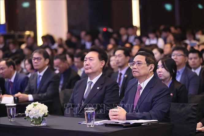 Thủ tướng Phạm Minh Chính và Tổng thống Yoon Suk Yeol tham dự Diễn đàn Doanh nghiệp Việt Nam - Hàn Quốc - Ảnh 2.