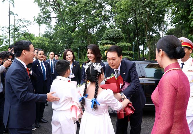 Chủ tịch nước Võ Văn Thưởng chủ trì Lễ đón Tổng thống Hàn Quốc Yoon Suk Yeol - Ảnh 2.