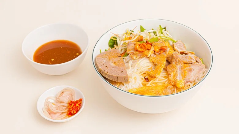 Chuyên trang ẩm thực quốc tế dành mỹ từ cho một loại nước sốt đậm đà của Việt Nam - Ảnh 2.