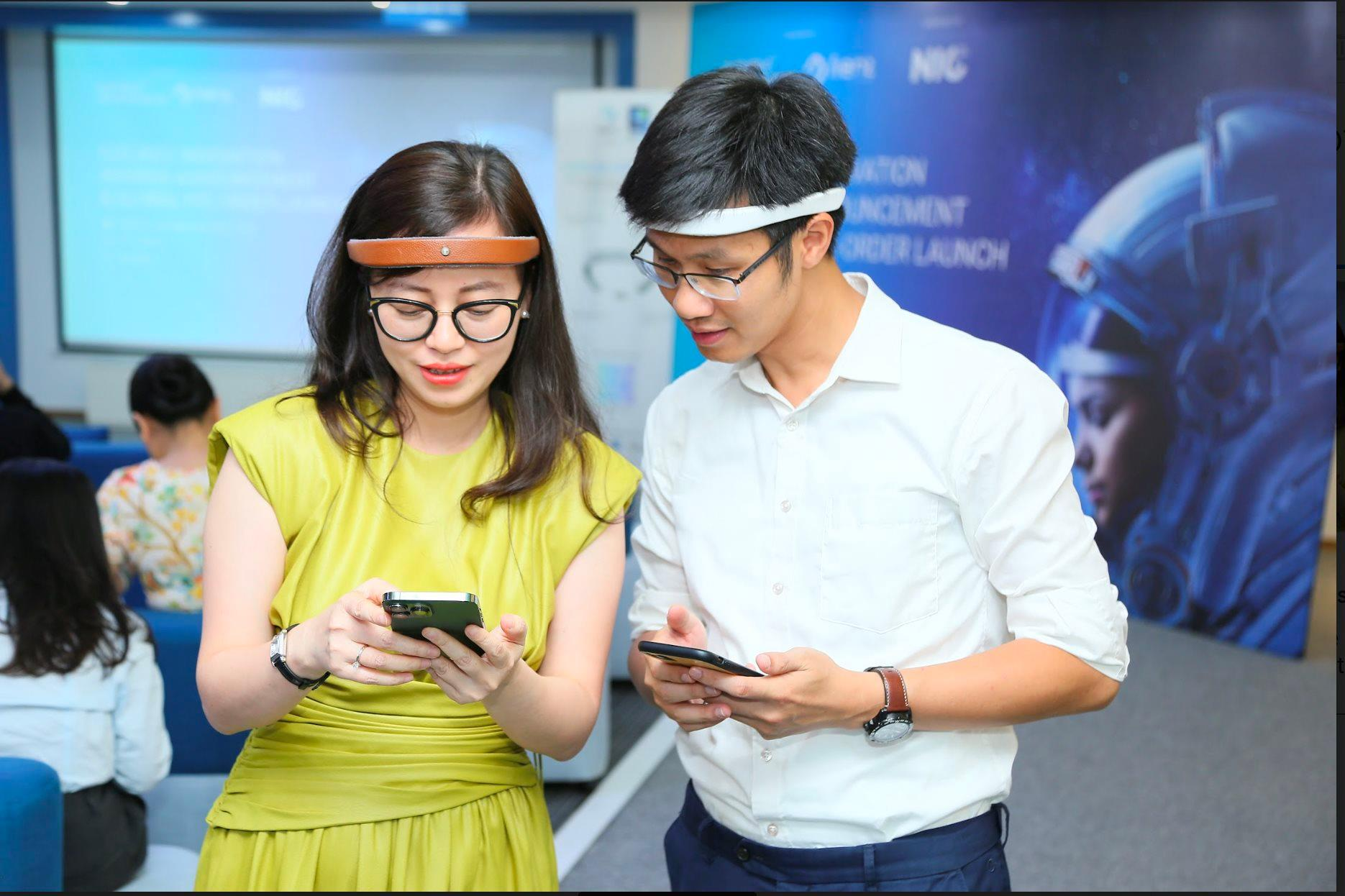 Startup Việt vừa được Samsung Ventures rót vốn: Sản xuất thiết bị chưa từng có trên thế giới, giải quyết vấn đề 60% dân số mắc phải, founder là giáo sư Đại học Oxford - Ảnh 2.