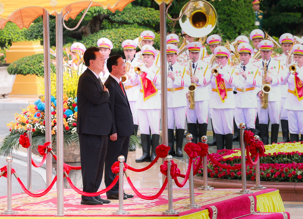 Chủ tịch nước Võ Văn Thưởng chủ trì lễ đón Tổng thống Hàn Quốc Yoon Suk Yeo - Ảnh 2.
