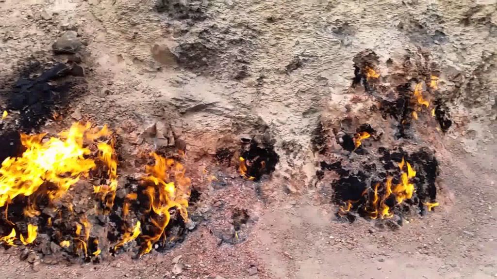 Ngọn lửa bí ẩn cháy suốt 4.000 năm bất kể gió mưa: Nguyên nhân sâu xa nằm trong lòng đất - Ảnh 7.