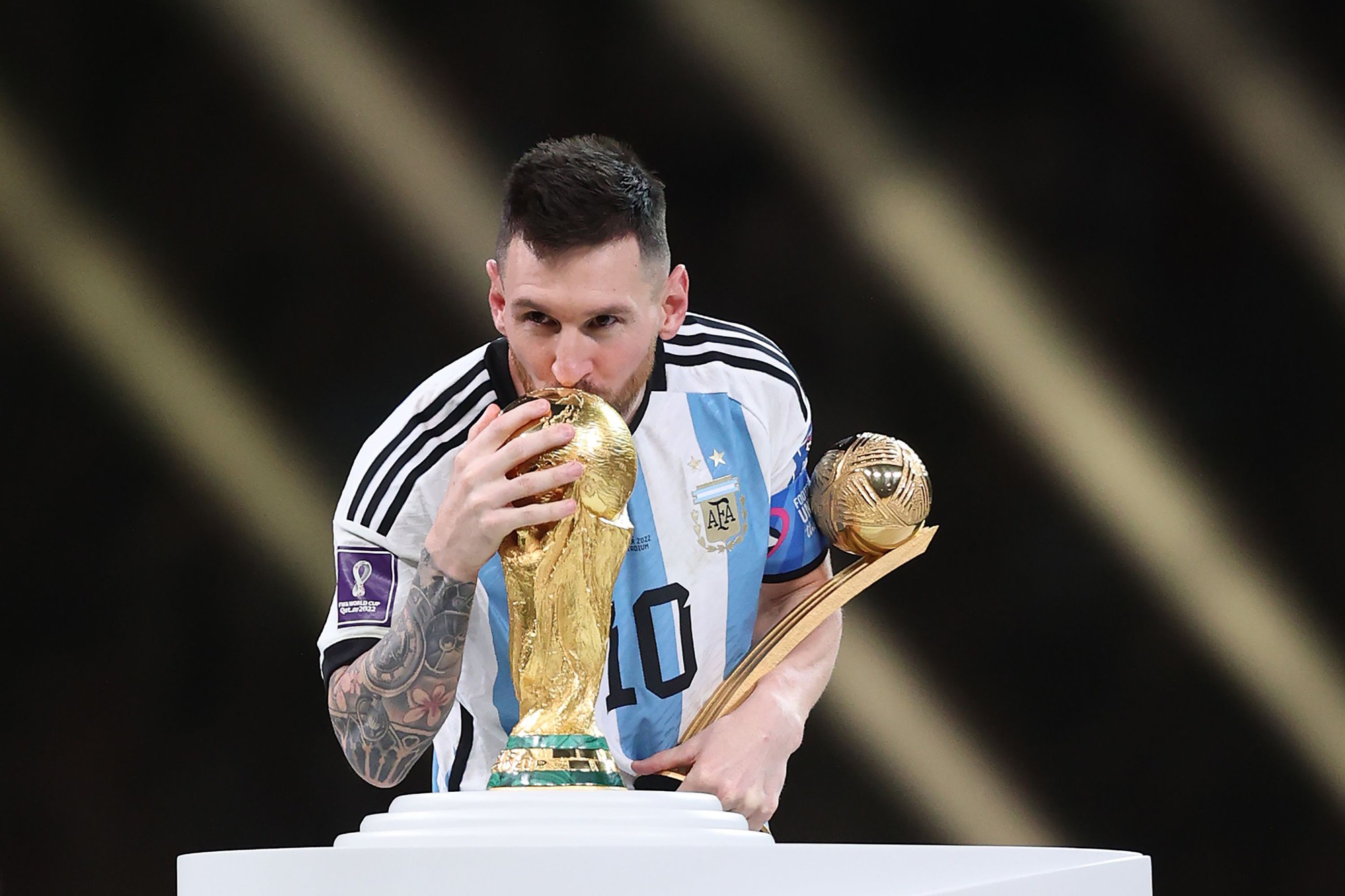 Messi tròn 36 tuổi: Điểm lại 36 điều ít người biết về siêu sao người Argentina - Ảnh 1.