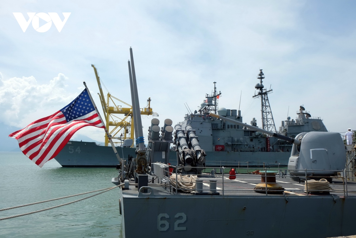 Đoàn tàu sân bay Hải quân Hoa Kỳ cập cảng Đà Nẵng, bắt đầu thăm Việt Nam 5 ngày - Ảnh 8.