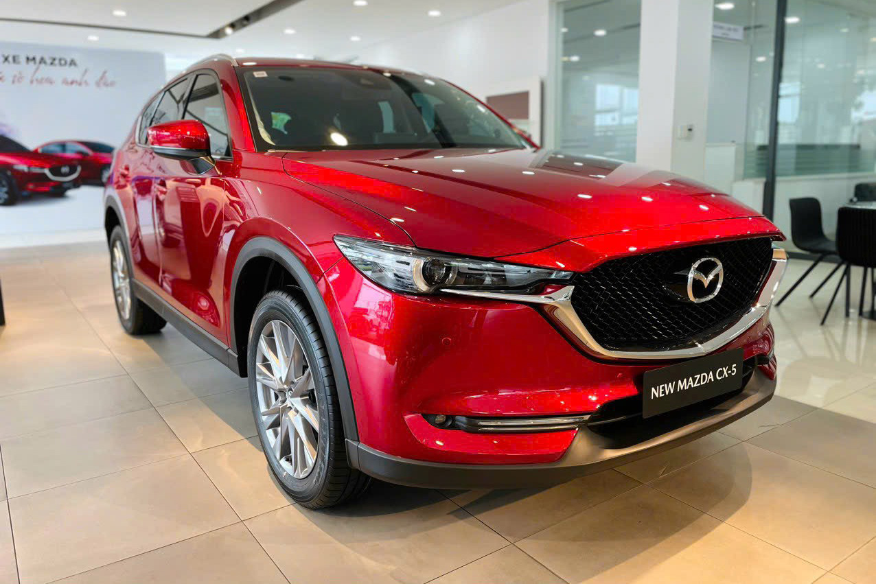 Đại lý sắp cạn kho lô Mazda CX-5 'giá rẻ', tiết lộ bản mới ra mắt tháng sau, có thể tăng giá đến cả trăm triệu - Ảnh 1.