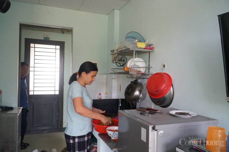 Bất cập nhà ở xã hội tại Đà Nẵng: Gia đình 5 người xoay sở trong căn phòng 16 m2 - Ảnh 2.