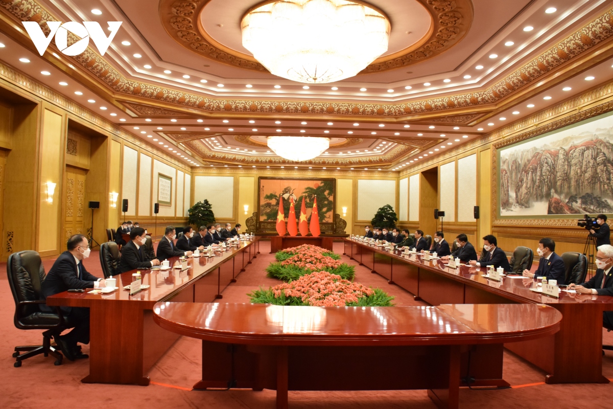 Thủ tướng Trung Quốc đón Thủ tướng Việt Nam, chứng kiến lễ ký 6 văn kiện hợp tác - Ảnh 5.