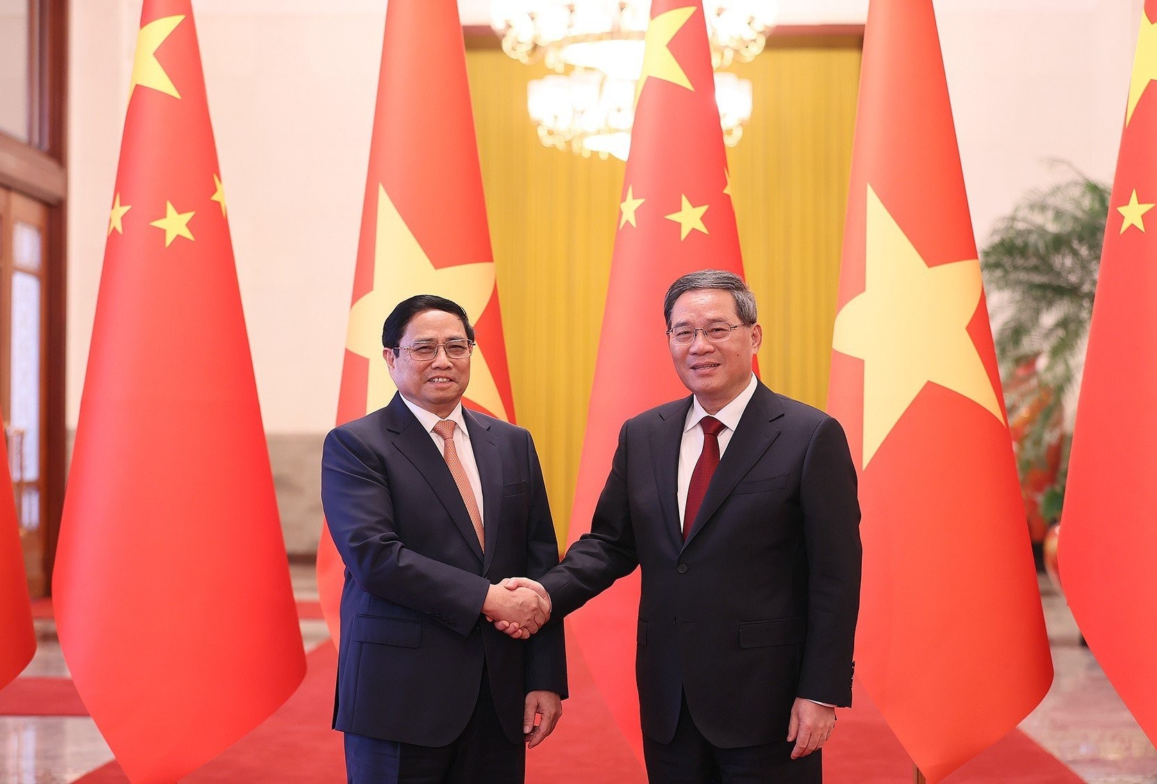 Lễ đón Thủ tướng Phạm Minh Chính thăm chính thức Trung Quốc - Ảnh 1.