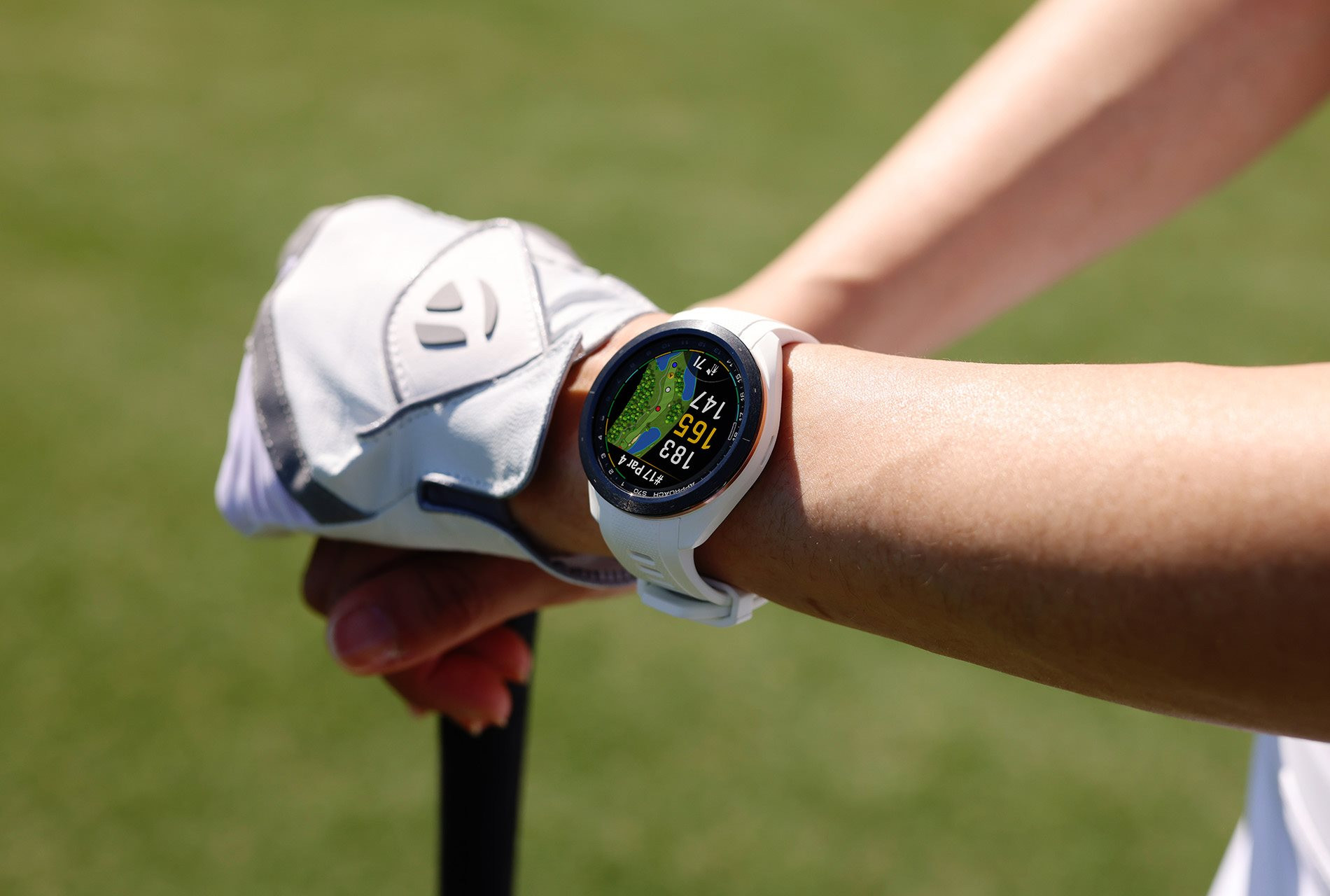 Garmin tung smartwatch dành riêng cho golfer, giá từ 17 triệu đồng tại Việt Nam - Ảnh 1.