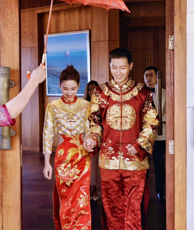 Truyền thông Hoa ngữ đưa tin Đậu Kiêu và ái nữ trùm sòng bạc chào đón cặp song sinh chỉ sau 2 tháng kết hôn - Ảnh 2.