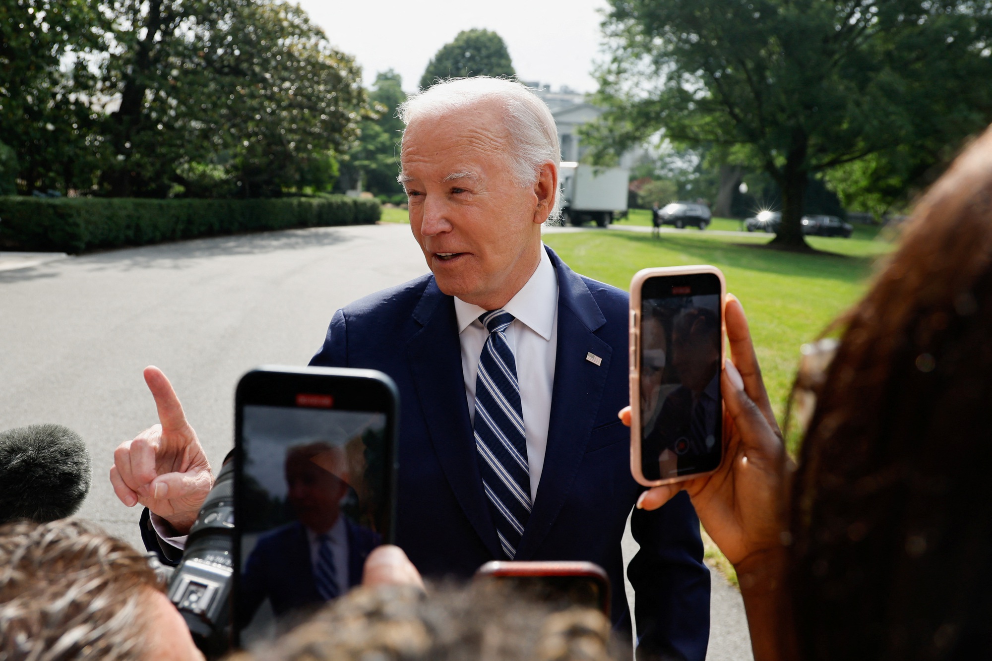 Tổng thống Joe Biden dùng máy trợ thở khi ngủ - Ảnh 1.