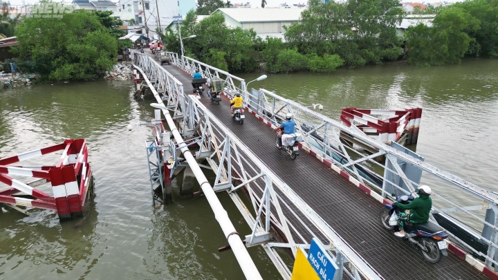 Hiện trạng cây cầu sắt 'chờ sập', sắp được thay bằng cầu hơn 512 tỷ đồng - Ảnh 2.