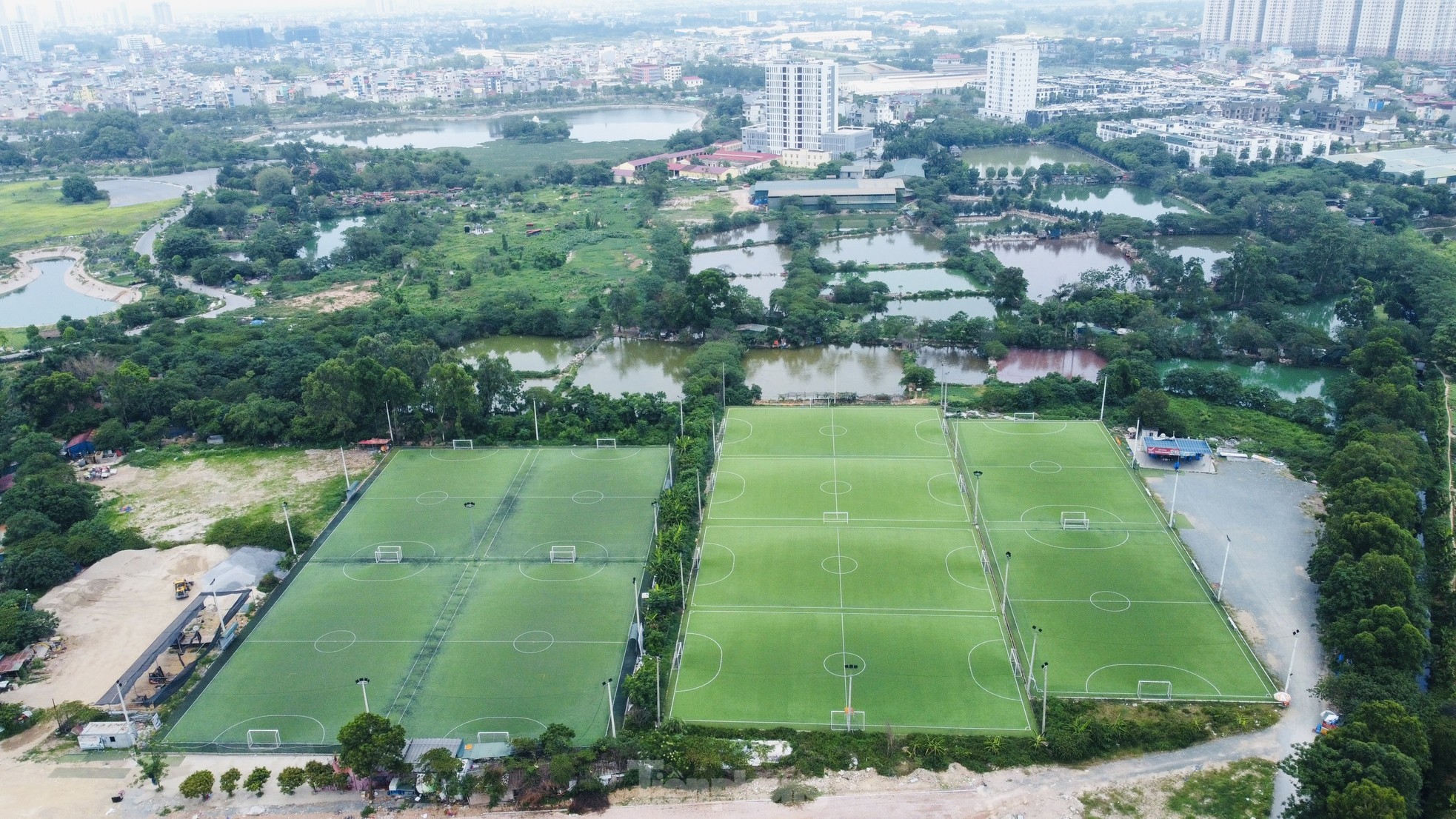 Toàn cảnh công viên Chu Văn An sau 7 năm quy hoạch vẫn ngổn ngang - Ảnh 3.