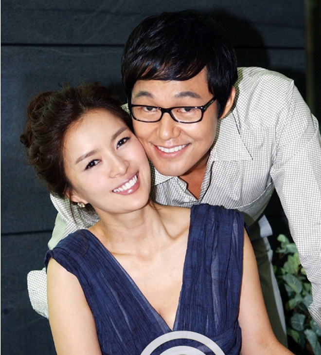 “Ông hoàng Hallyu” Bae Yong Joon tới dự hôn lễ tài tử Hàn bằng trực thăng, biến đám cưới thành cảnh phim về giới tài phiệt - Ảnh 6.