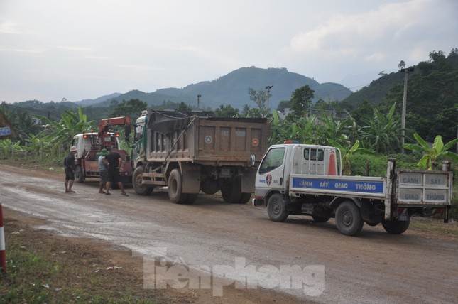 Xẻ núi, khai thác đất tràn lan phục vụ dự án BĐS ở Yên Bái - Ảnh 3.