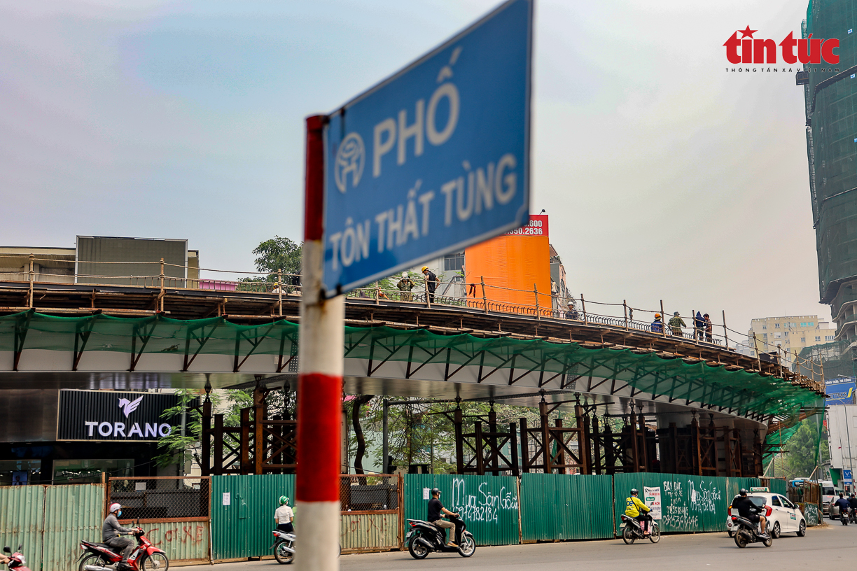 Hà Nội yêu cầu hoàn thành cầu vượt chữ C trong tháng 6/2023 - Ảnh 9.