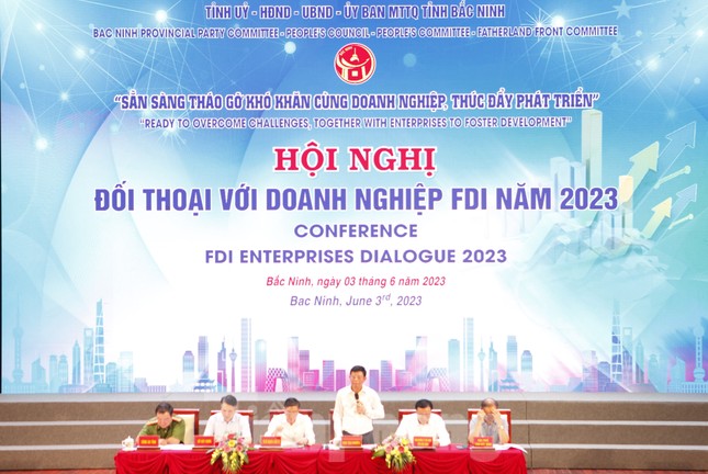 Lãnh đạo Bắc Ninh hứa hẹn gì với 300 doanh nghiệp nước ngoài? - Ảnh 1.