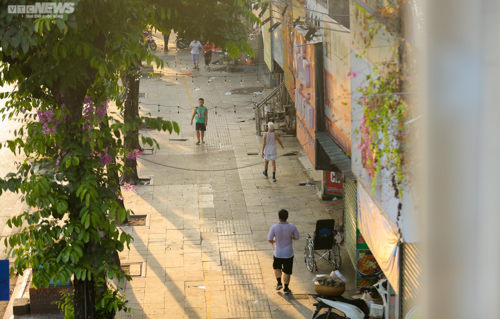Hàng loạt tuyến phố ở Hà Nội được đề xuất kinh doanh vỉa hè - Ảnh 4.