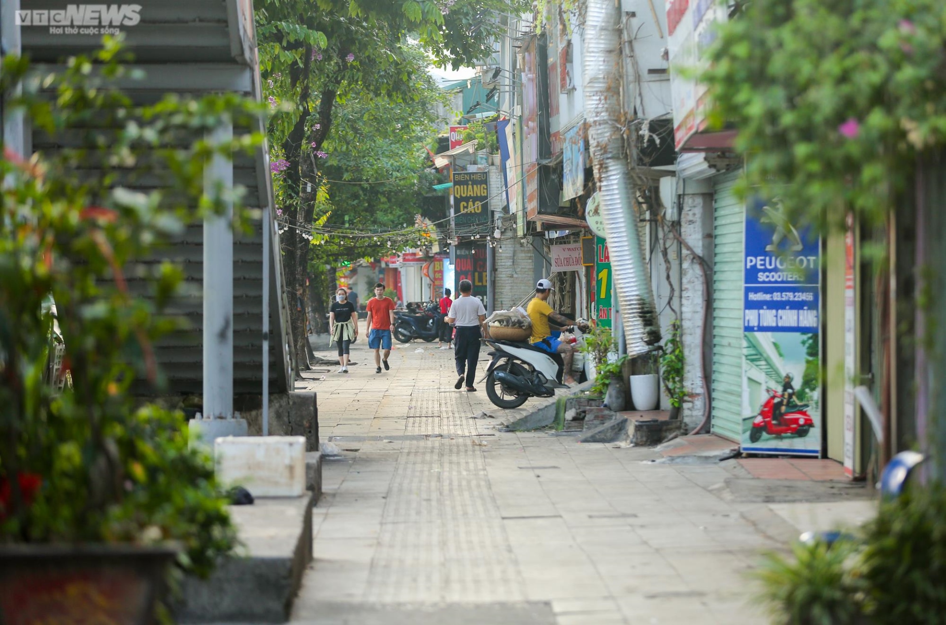 Hàng loạt tuyến phố ở Hà Nội được đề xuất kinh doanh vỉa hè - Ảnh 5.