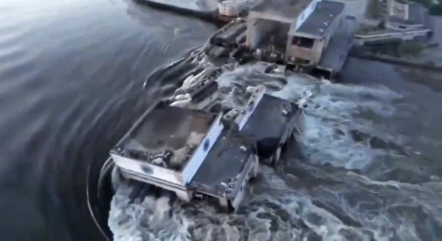 Tầm quan trọng chiến lược của đập nước vừa bị vỡ ở Kherson - Ảnh 1.