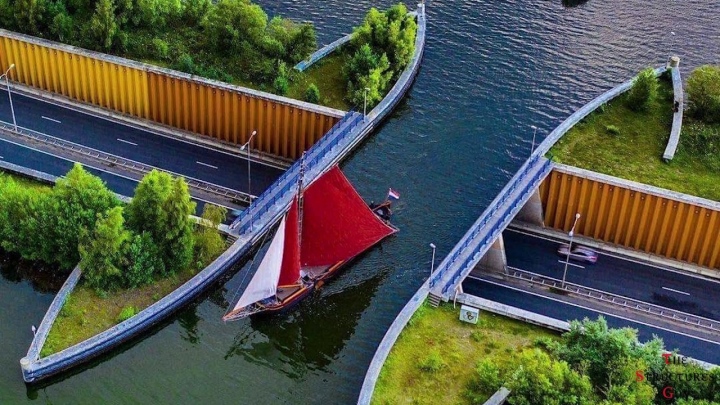 Cây cầu nước nơi tàu thuyền và ô tô 'giao nhau' như ảo ảnh quang học - Ảnh 3.