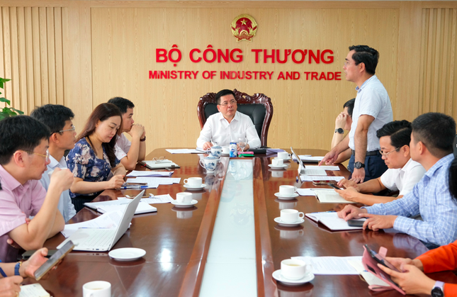 Bộ Công Thương thanh tra 7 vấn đề về quản lý và cung ứng điện của EVN - Ảnh 1.