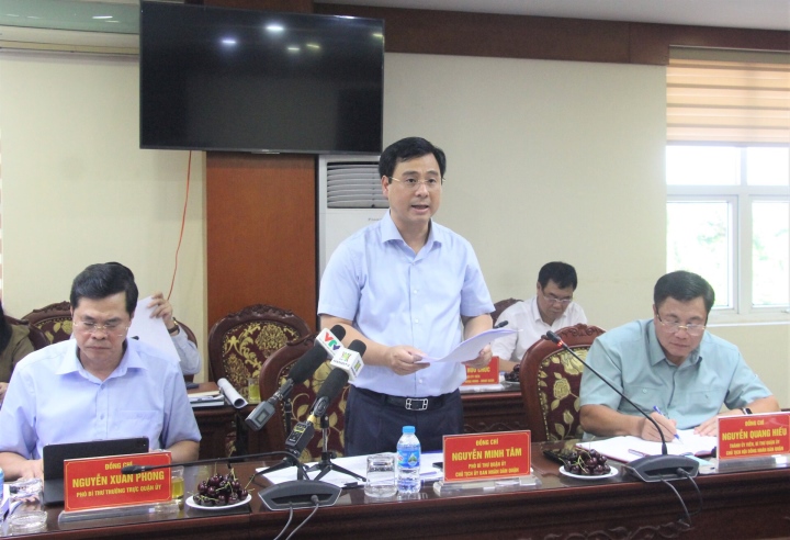 Chủ tịch Hà Nội chỉ đạo quận Hoàng Mai thu hồi đất để ưu tiên xây trường học - Ảnh 2.