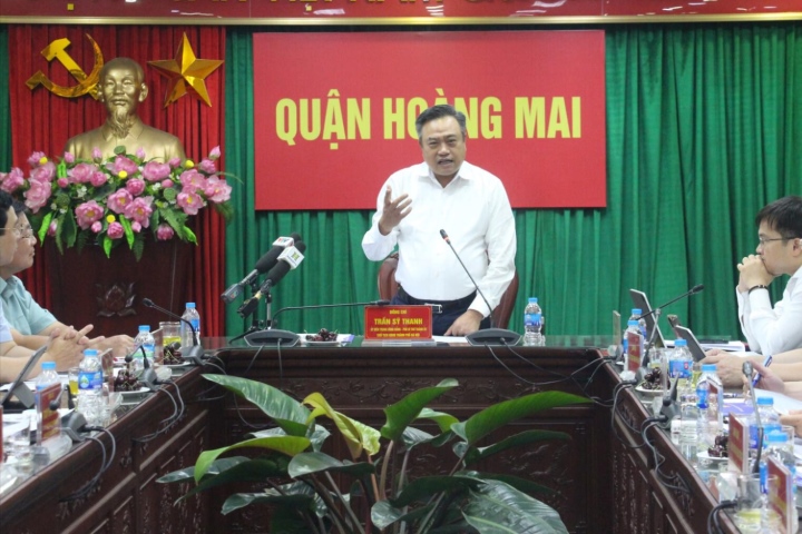 Chủ tịch Hà Nội chỉ đạo quận Hoàng Mai thu hồi đất để ưu tiên xây trường học - Ảnh 1.