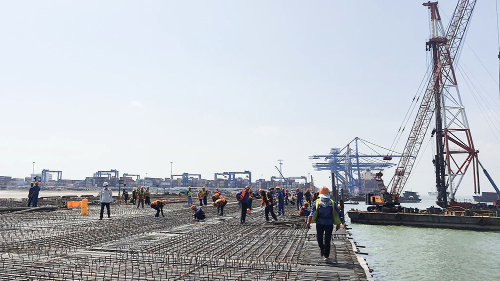 Đẩy nhanh tiến độ dự án bến container tại cảng Lạch Huyện - Ảnh 2.