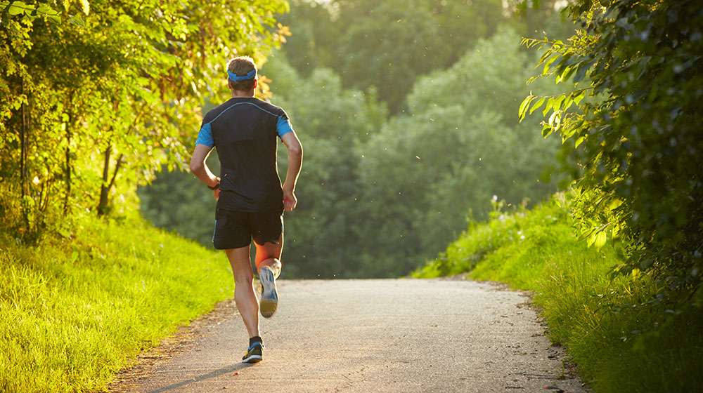 Khảo sát 230.000 người trong 5-35 năm: Muốn sống thọ hơn thì hãy chạy bộ - Ảnh 2.