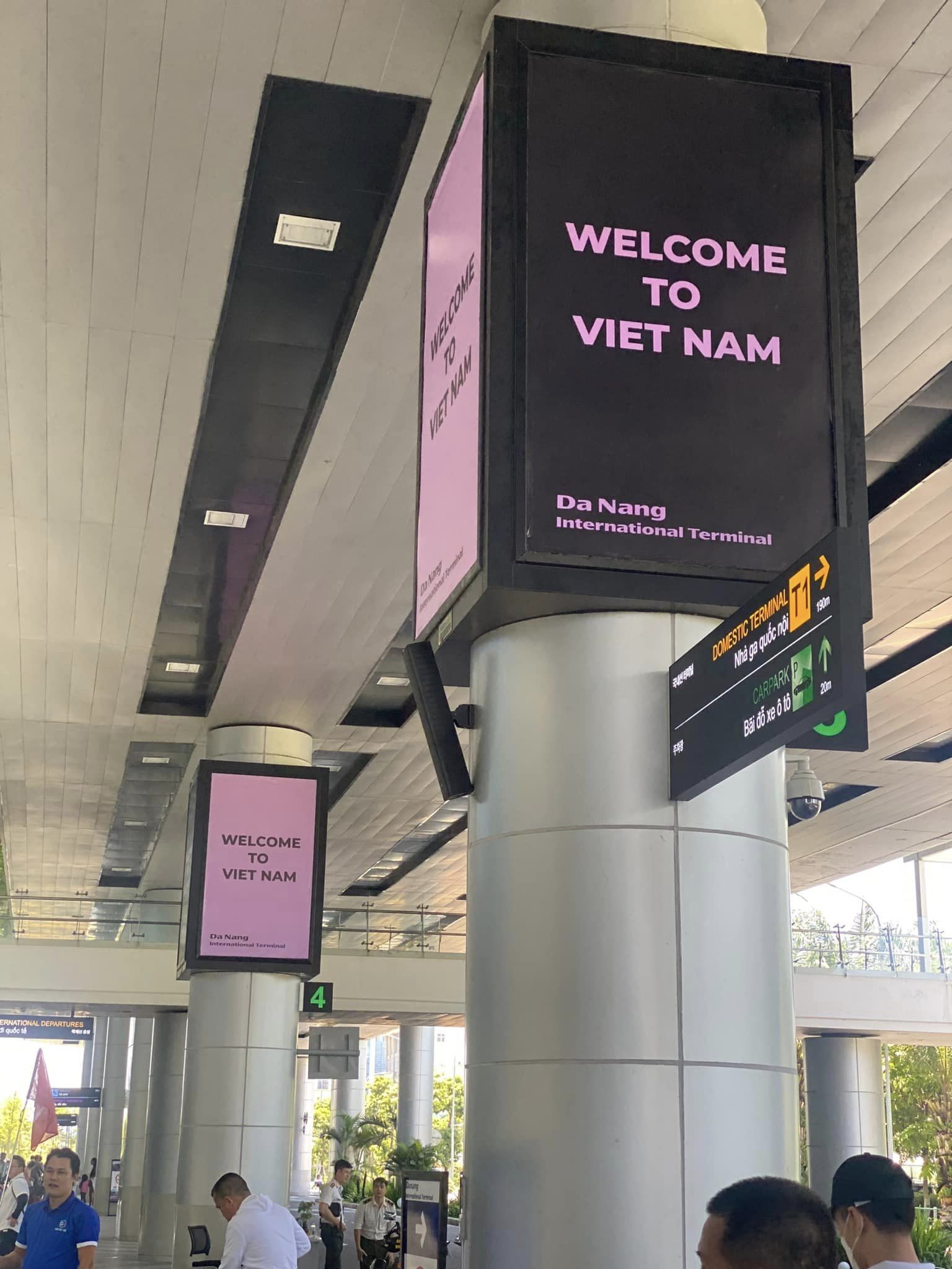 Combo vé máy bay, khách sạn ở Hà Nội tăng giá ăn theo BlackPink - Ảnh 4.