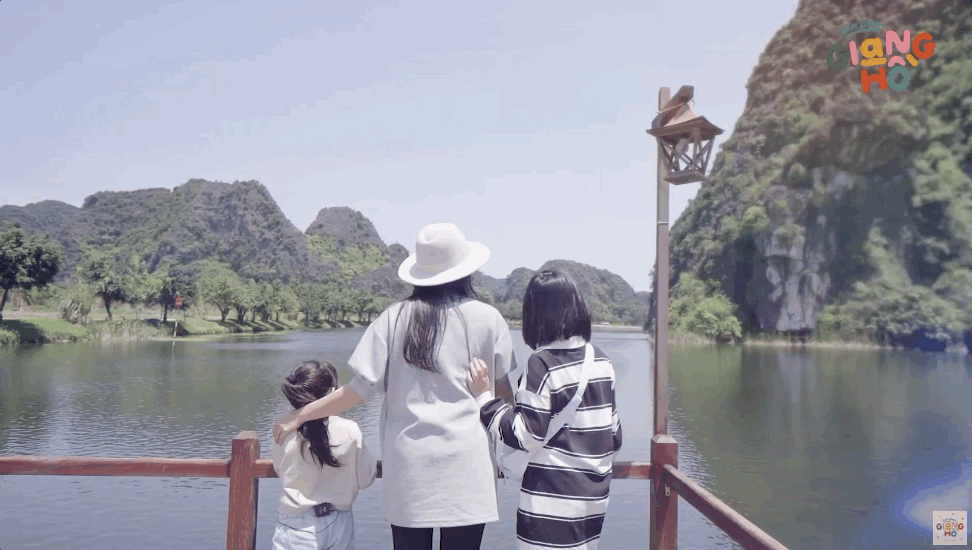 Lưu Hương Giang lẻ bóng đưa 2 con gái đi du lịch, chi tiết liên quan đến Hồ  Hoài Anh gây chú ý
