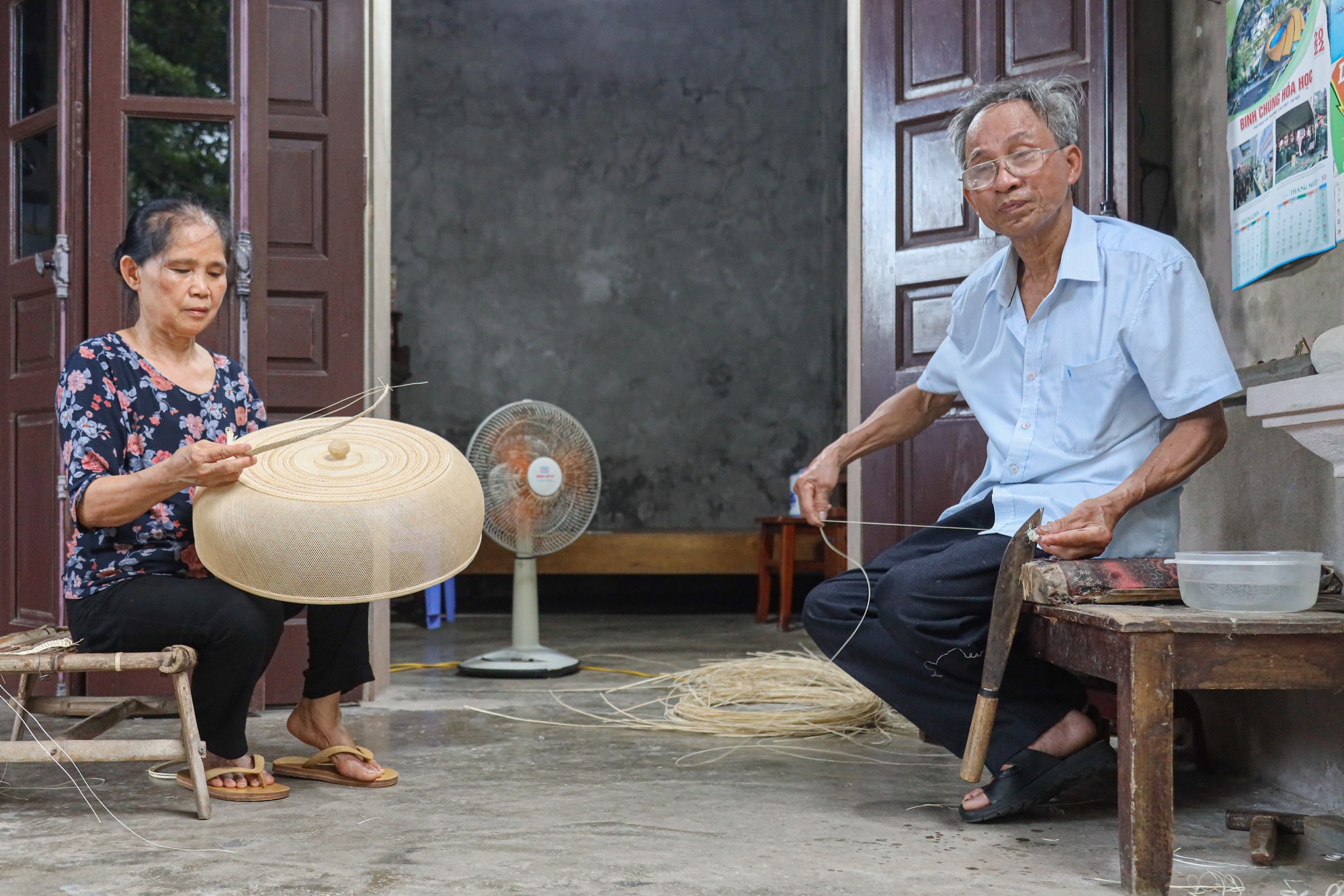 Chiếc lồng bàn đan bằng sợi mây đắt nhất Việt Nam: Có gì lên tới 30 triệu đồng? - Ảnh 2.