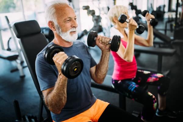 Đàn ông sau 60 tuổi càng &quot;lười&quot; 3 việc càng sống thọ: Ít bệnh tật, thể lực cũng được duy trì - Ảnh 1.