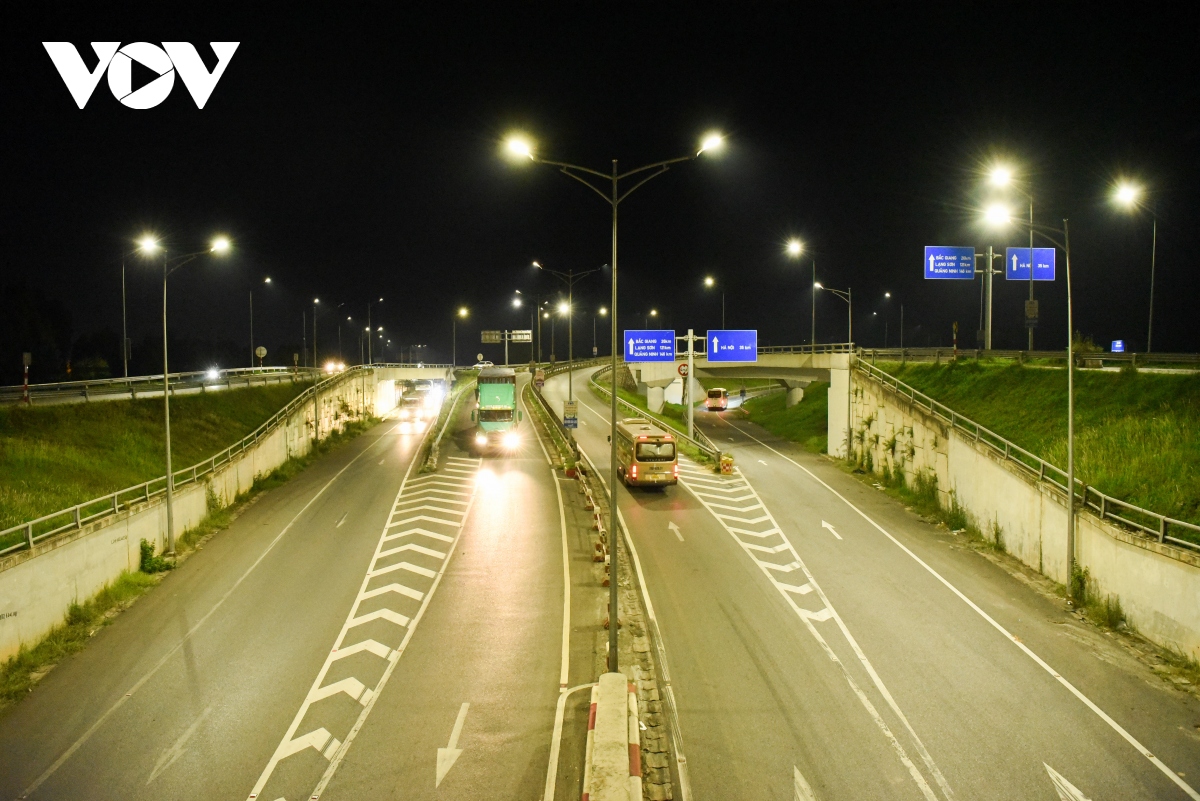 Hình ảnh nút giao TP Bắc Ninh hơn 400 tỷ đồng 'tỏa sáng' trong đêm - Ảnh 8.