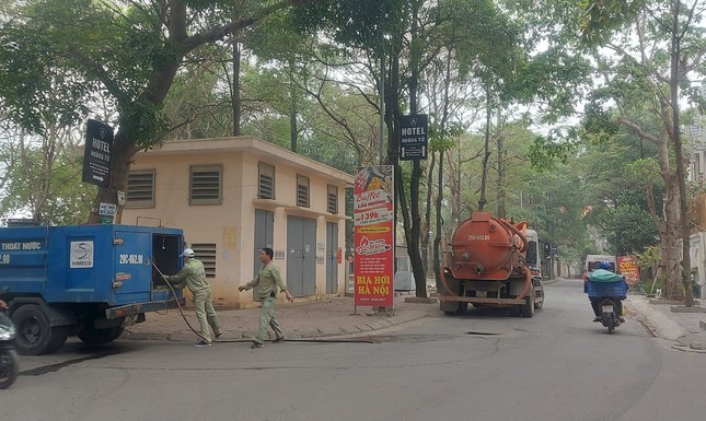 Hà Nội hạn chế người dân ra đường khi bão đổ bộ, dự kiến 10 điểm ngập nặng - Ảnh 1.