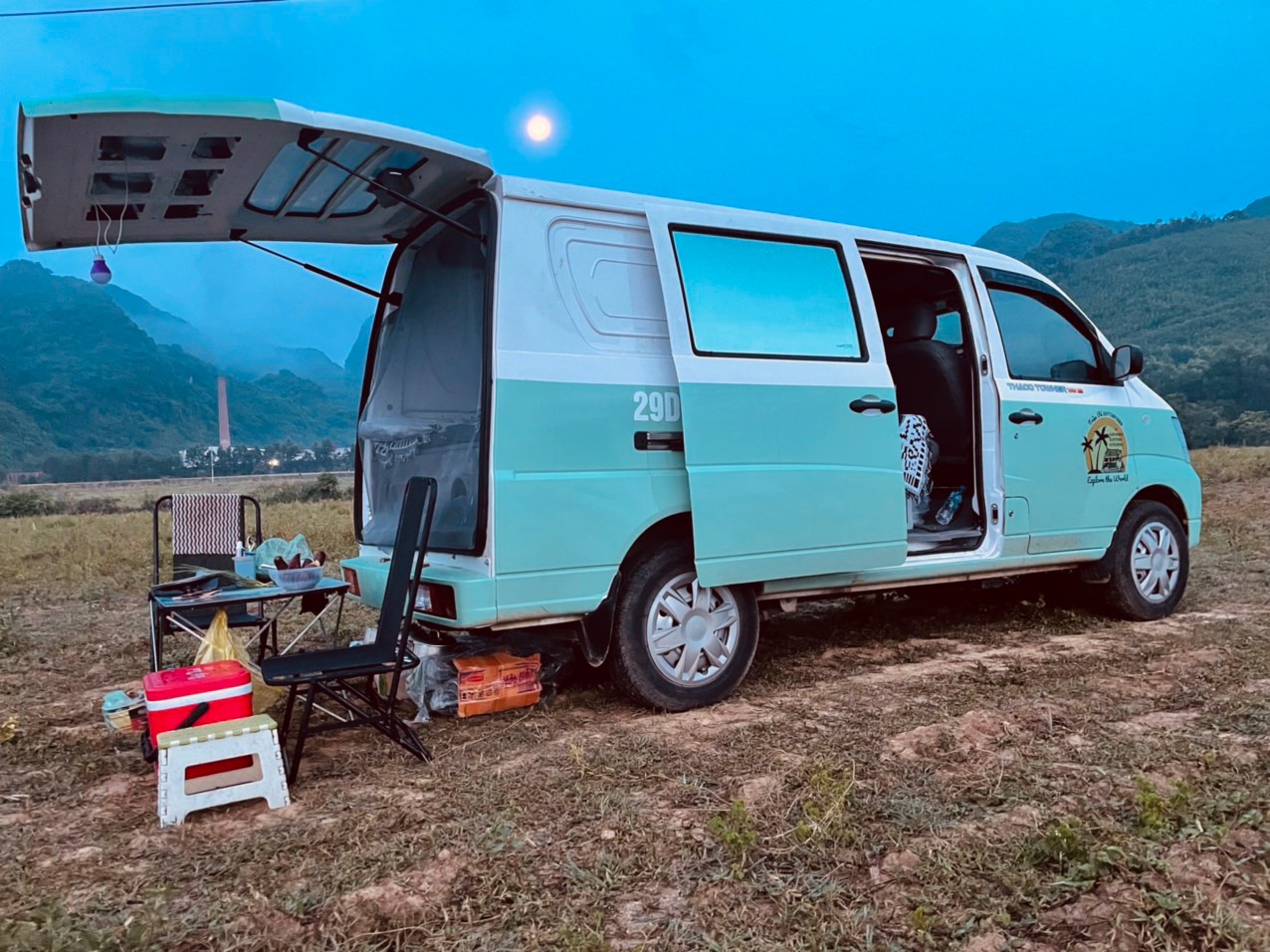 Bán Triton mua xe van THACO hơn 300 triệu độ camping chạy Bắc Nam hơn 18.000km, chủ xe trải lòng: 'Vui, tiện nhưng đi xa hơi cực' - Ảnh 11.