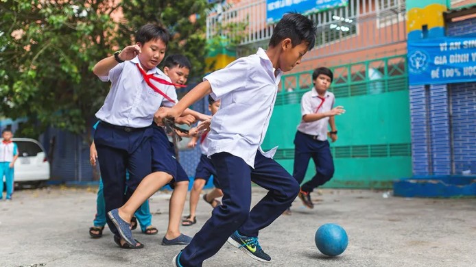 Báo Anh lý giải các yếu tố khiến giáo dục Việt Nam chất lượng, vượt trội cả các nước giàu gấp 6 lần - Ảnh 1.