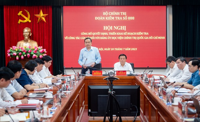 Ông Trần Thanh Mẫn làm Trưởng đoàn kiểm tra số 888 của Bộ Chính trị về công tác cán bộ - Ảnh 1.