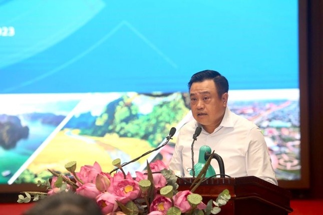 Chủ tịch Hà Nội: Nghiên cứu xây dựng đường vành đai 5 vùng Thủ đô - Ảnh 1.