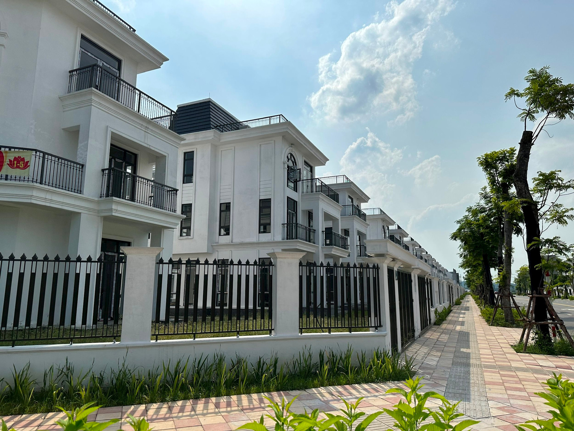 Một dự án bất động sản tại Hà Nội từng gây xôn xao khi mở bán trả giá công khai, nay giá thấp hơn gần 20%, môi giới chào mời: “Sẽ tăng gấp 2 lần trong 3 năm” - Ảnh 1.
