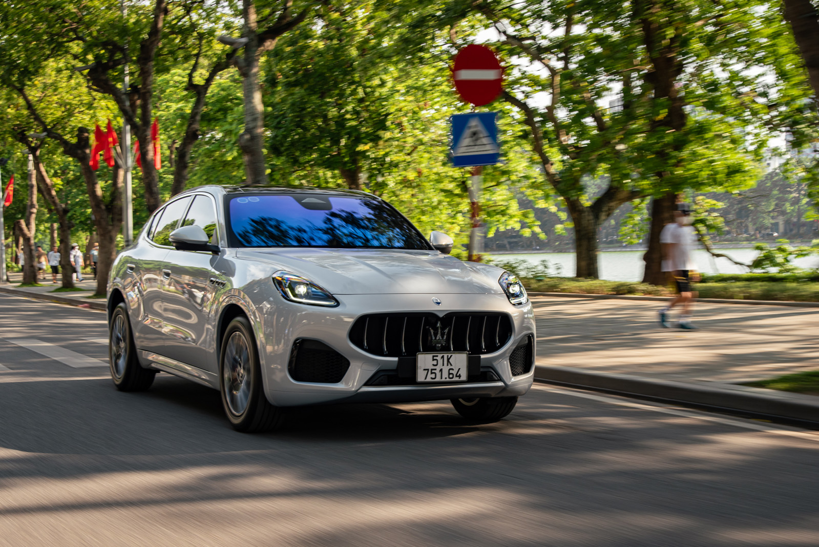 Đừng so Macan vì Maserati Grecale quá khác biệt, trải nghiệm ở phố mới thấy kiểu thể thao Ý hợp đường sá Việt Nam thế nào - Ảnh 10.