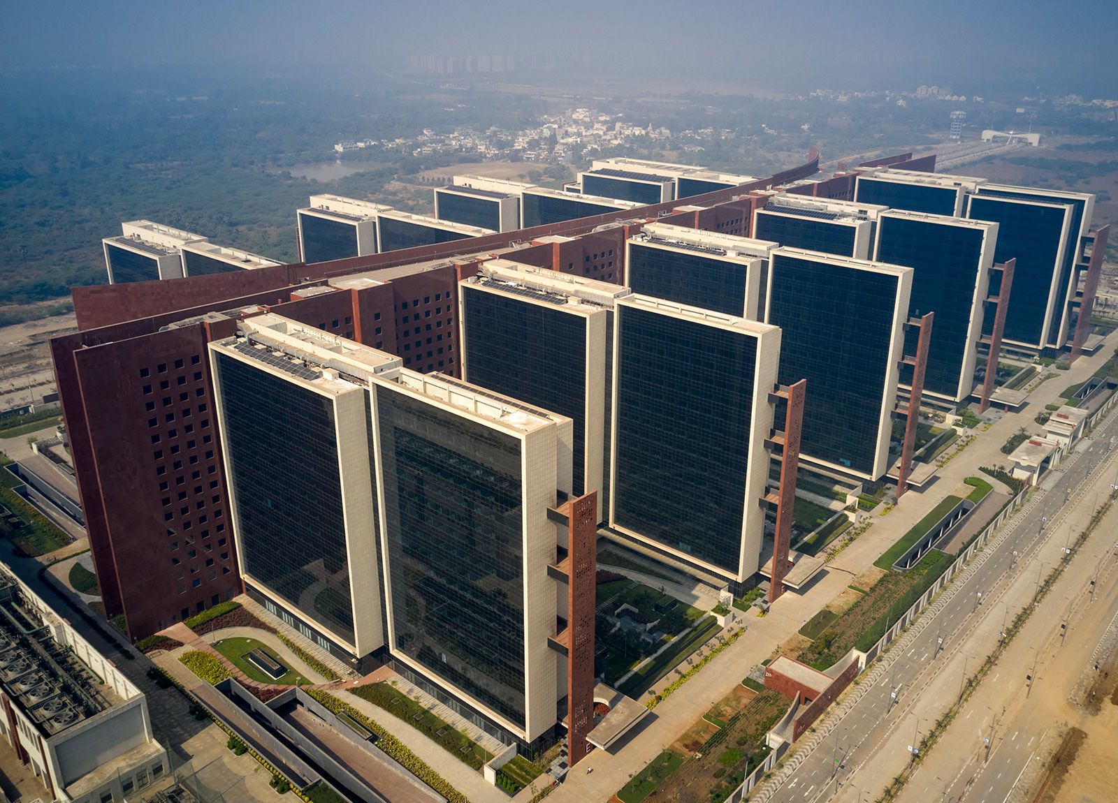 Vượt qua Mỹ, Ấn Độ sở hữu tòa nhà văn phòng lớn nhất thế giới: Kinh phí hơn 9.000 tỷ đồng, là “đầu mối giao dịch” kim cương​ trên toàn cầu - Ảnh 1.