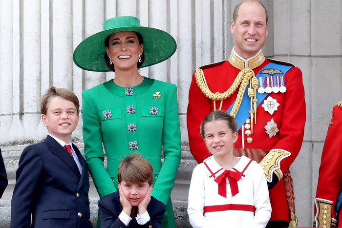 Vương phi Kate Middleton thức khuya làm một việc vào ngày sinh nhật 10 tuổi của con trai đầu - Ảnh 4.