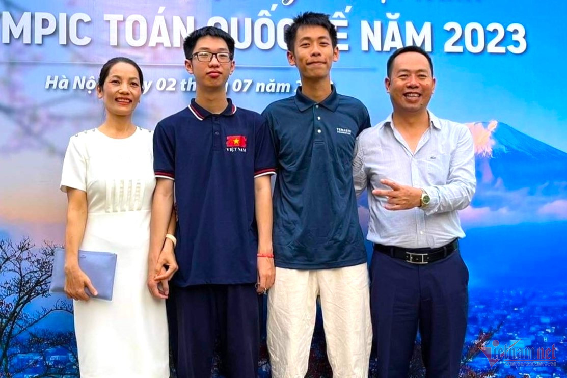 Phụ huynh tiết lộ về tính cách &quot;trái dấu&quot; của 2 anh em ruột cùng đạt Huy chương vàng Olympic Toán học Quốc tế - Ảnh 3.