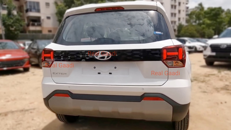 ‘Tiểu Hyundai Santa Fe’ bản rẻ nhất: Giá quy đổi 172 triệu đồng, bỏ gần sạch tiện nghi nhưng vẫn có 6 túi khí - Ảnh 5.