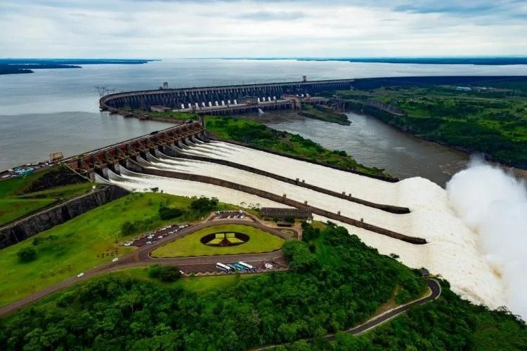 Nước có đập thủy điện 3 lần phá kỷ lục đập Tam Hiệp: Sức chứa gấp 3 lần hồ Hòa Bình, giá điện là bất ngờ lớn nhất - Ảnh 1.