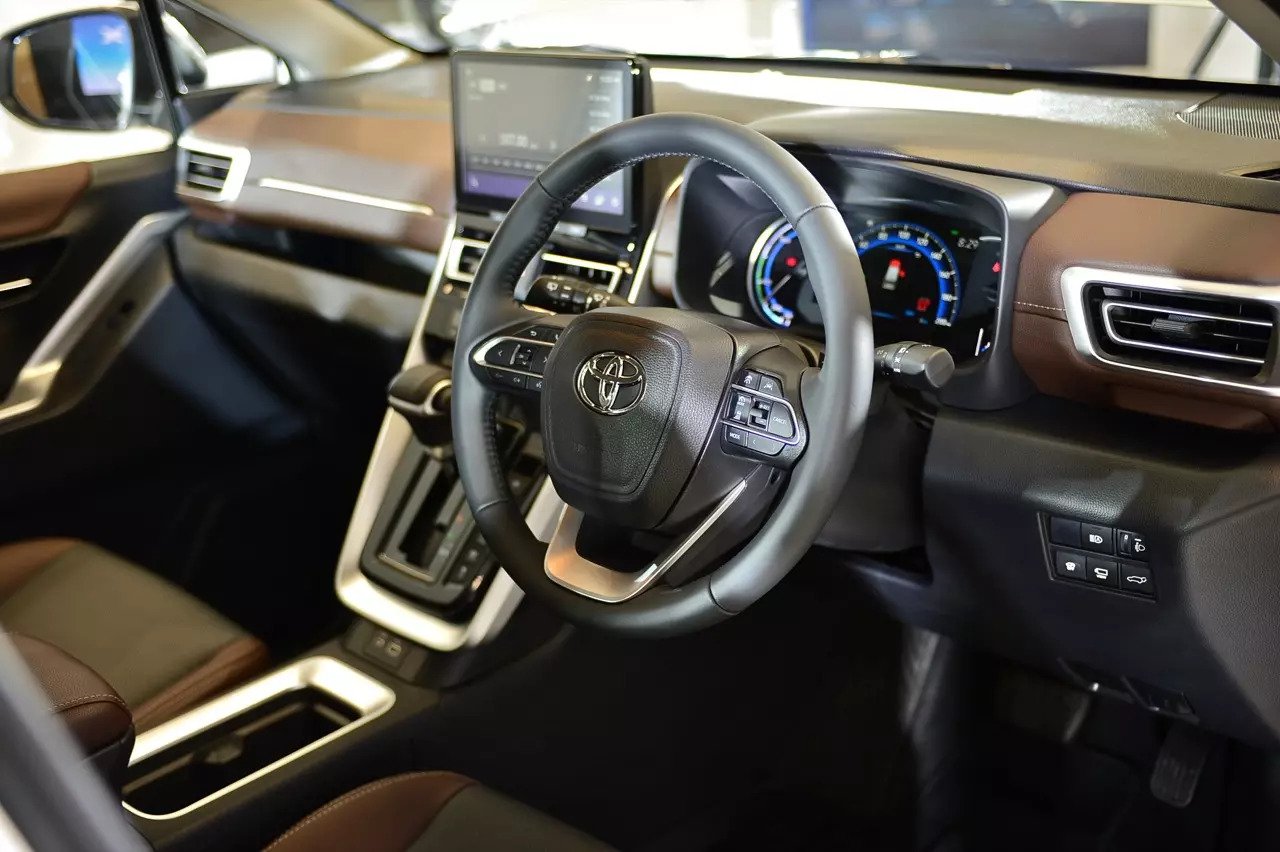 Toyota Innova 2023 sắp về Việt Nam có thể đổi tên mới, dễ bán song song đời cũ, định vị cao hơn bằng loạt trang bị hiện đại chưa từng có - Ảnh 4.