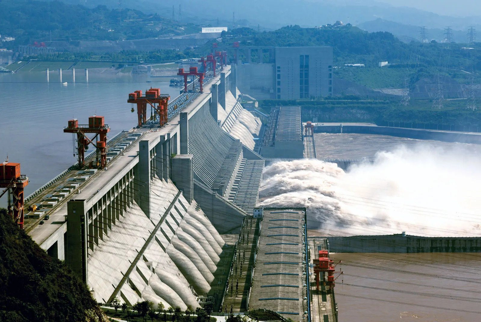 Nước có đập thủy điện 3 lần phá kỷ lục đập Tam Hiệp: Sức chứa gấp 3 lần hồ Hòa Bình, giá điện là bất ngờ lớn nhất - Ảnh 2.