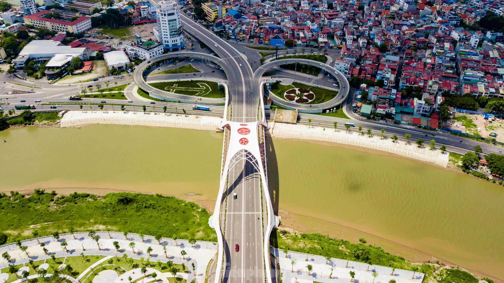 Ấn tượng với vẻ đẹp của hai cây cầu biểu tượng của TP Hải Phòng - Ảnh 7.